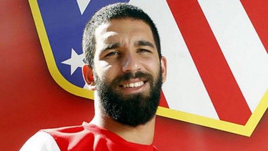  Arda Turan, Coentrao'nun Şortunu İndirdi